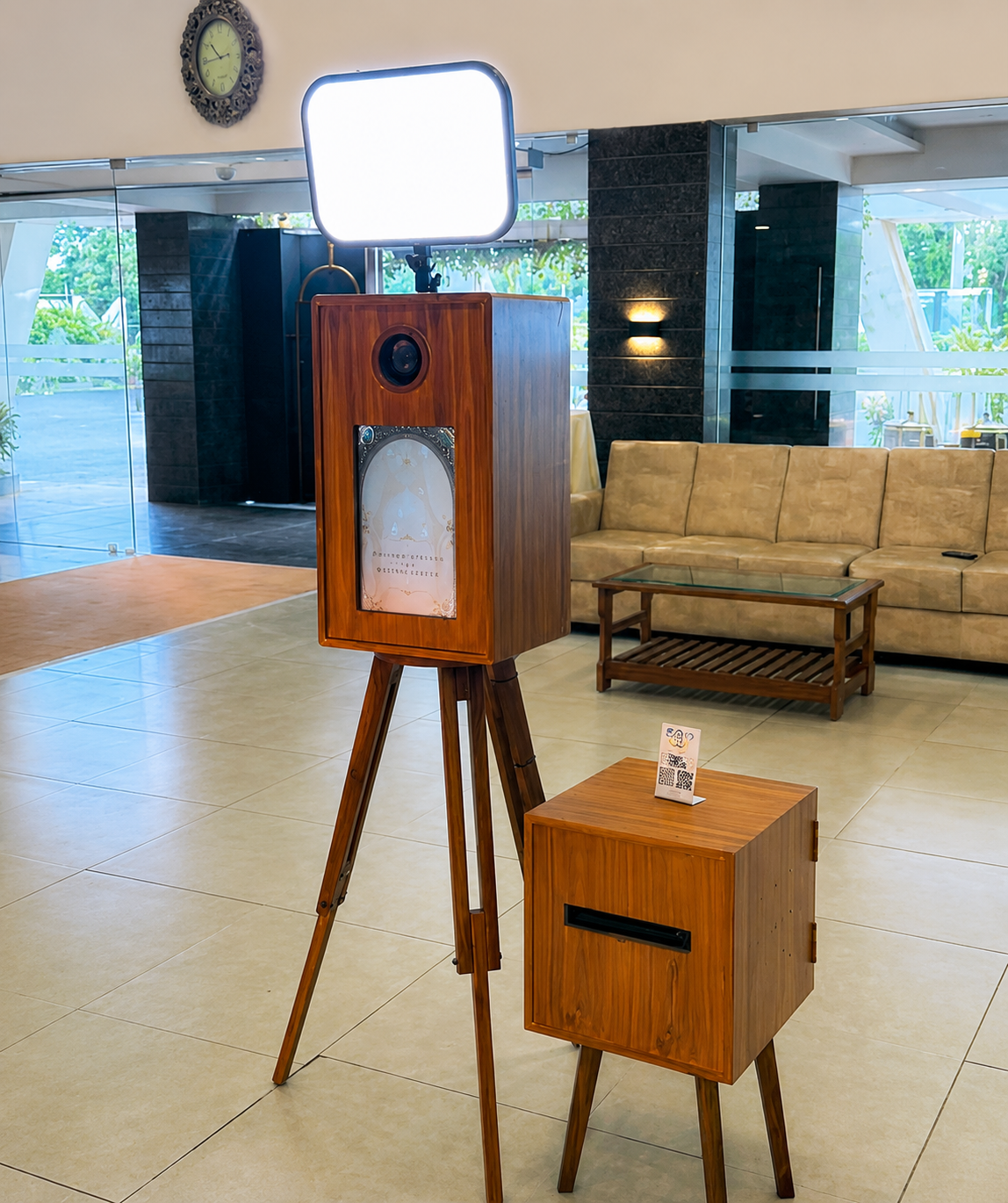 PartyBooth Retro Vintage Photobooth wooden cabinet with softbox light and printer station